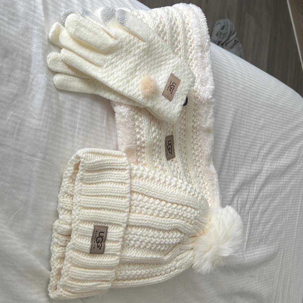 UGG Hat and scarf and gloves set